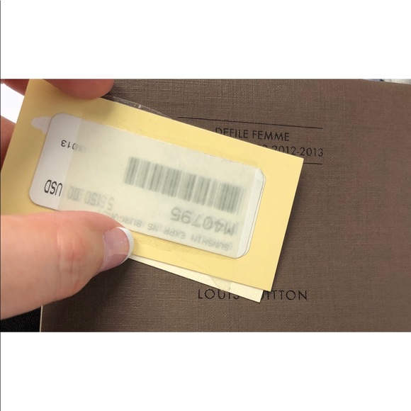 Louis Vuitton Runway Handbag - Picture 6 of 6